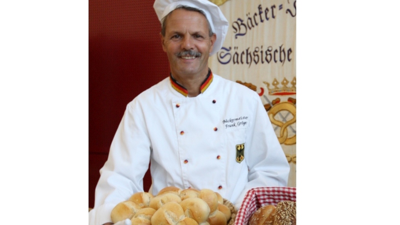 Frank Gröger (59) ist Innungsobermeister der Bäcker im Landkreis. In seiner Bäckerei in Pirna sind 30 Mitarbeiter tätig.