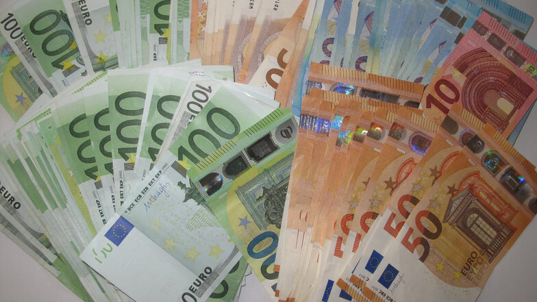 In einer Döbelner Wohnung wurden 11.000 Euro Bargeld gefunden.