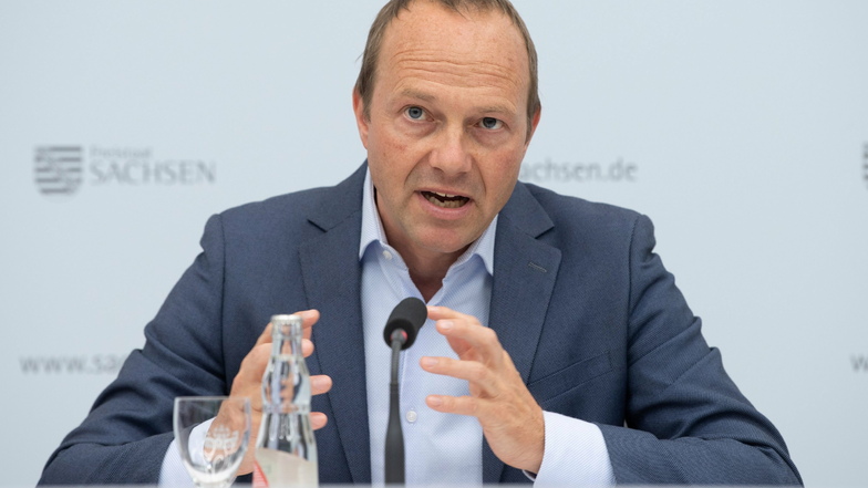 Sachsens Umweltminister Wolfram Günther (Grüne) will die Flächenversiegelung eindämmen.