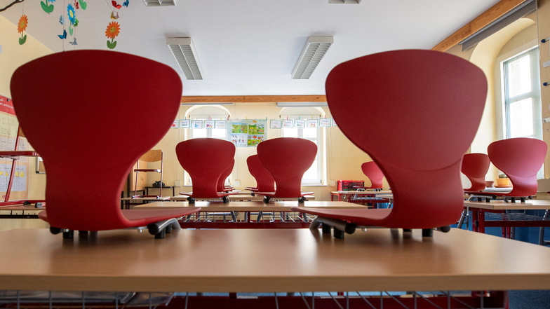 Ab Mittwoch werden viele Klassenzimmer wie hier in der Grundschule in Königstein wieder verwaist sein.