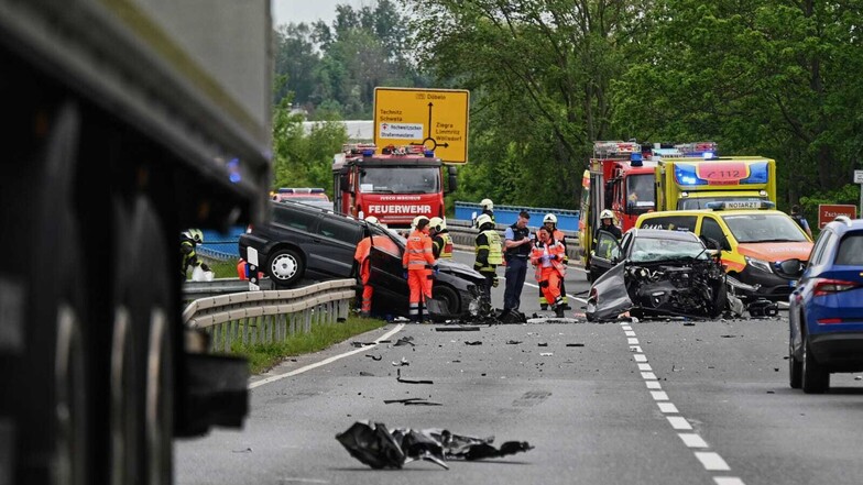 Kurz vor dem Kreisverkehr auf der B175 in Döbeln kam es zu dem schweren Unfall.