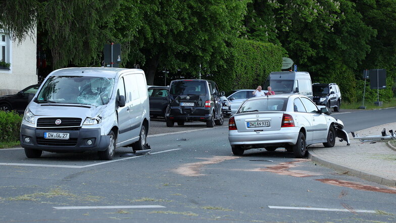Ein VW-Transporter, ein Opel Astra und ein Fiat Doblo waren in den Unfall involviert.