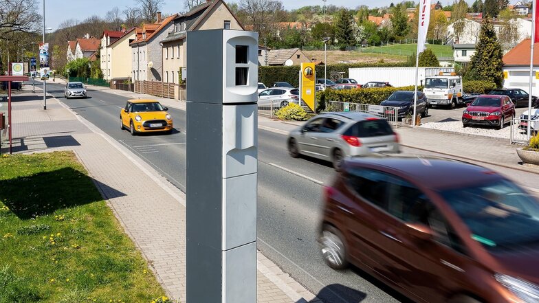 Der Blitzer an der Kesselsdorfer Straße ist die einzige fest installierte Geschwindigkeits-Messanlage in Freital.
