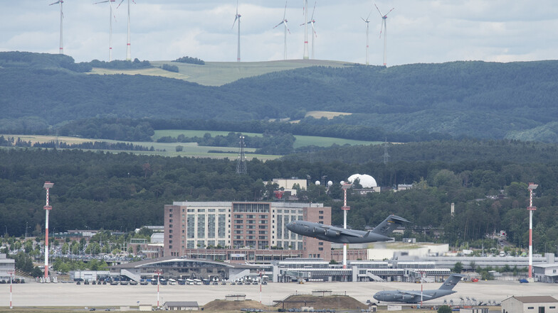 Blick auf die US-Airbase Ramstein in Rheinland-Pfalz