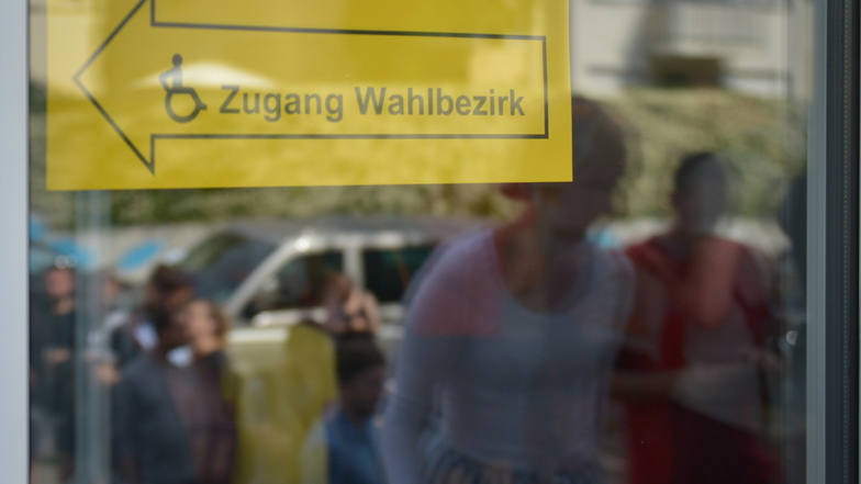 Bei Wahlen in Dresden werden rund 4.500 Helfer benötigt, viele steigen wieder aus.