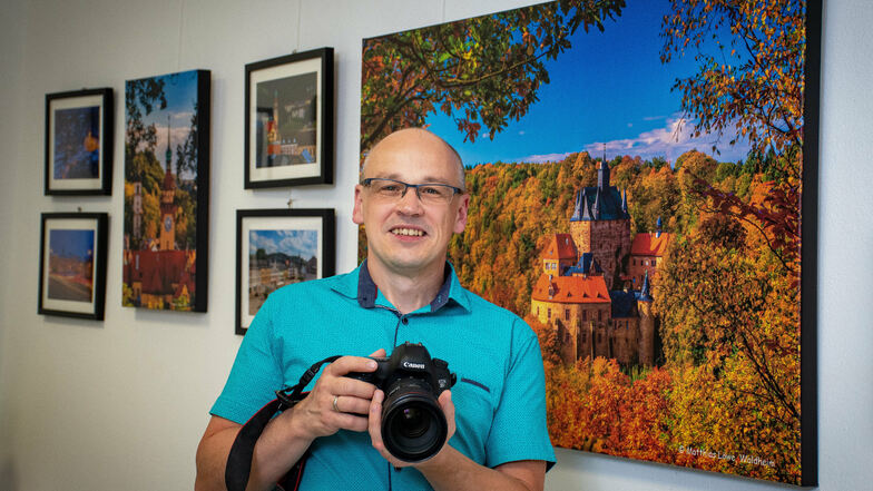 52 Fotos zeigt Matthias Löwe derzeit in seiner Ausstellung in Waldheim. Auf 47 davon sind Motive aus Waldheim zu sehen. Eins entstand an der Talsperre, und auf vier Fotos ist die Burg Kriebstein abgebildet.