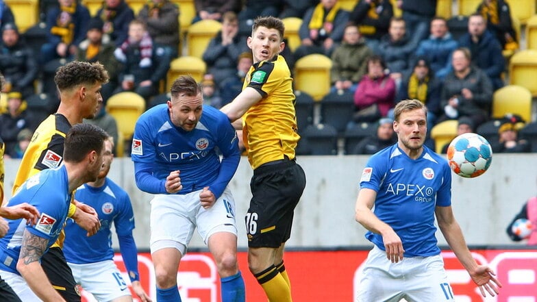 Beim letzten Duell zwischen Dynamo und Hansa führte Rostock in Dresden nach 18 Minuten mit 4:0.