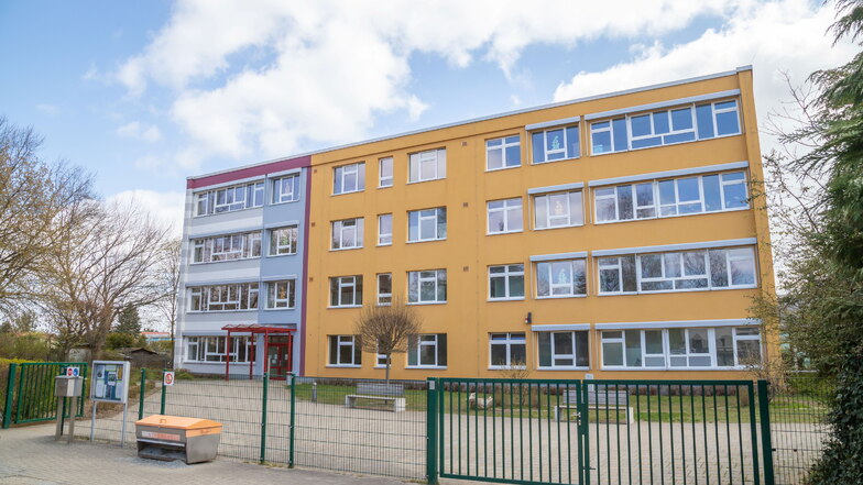 Die Grundschule "Hans Christian Andersen" in Niesky. Sie hat noch Platz für Schüler, die jetzt in See unterrichtet werden.