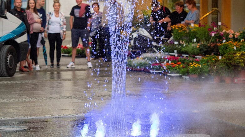 Im Juli 2020 wurde das musikalische Wasserspiel auf der Ernst-Thälmann-Straße eingeweiht.