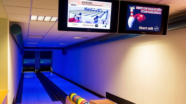Die Bowlingbahn wurde mit neuer Steuerungstechnik ausgerüstet, die mehr Spielvarianten ermöglicht.