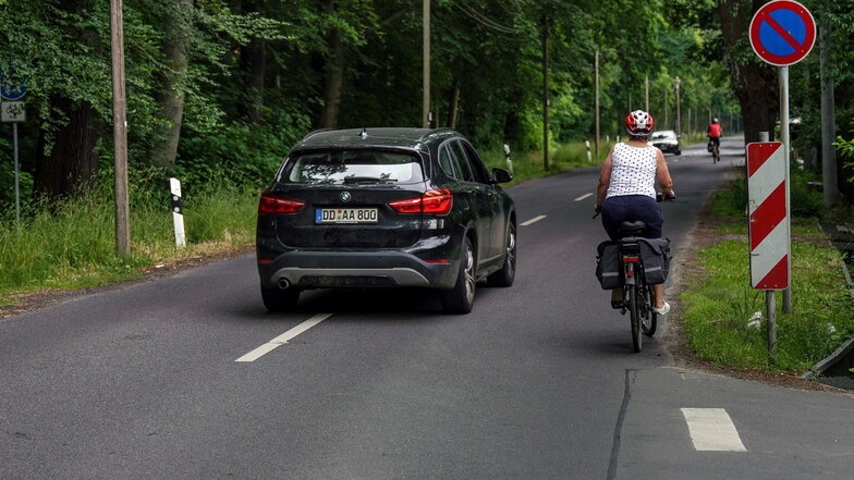 An der Ullersdorfer Straße von Dresden nach Ullersdorf gibt es einen Geh- und Radweg. Genutzt wird dieser aber kaum.
