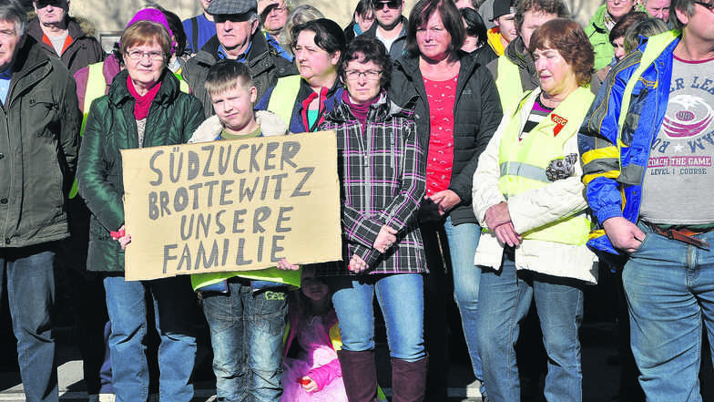 In Brottewitz wird an der Zuckerfabrik gegen das mögliche Aus für 90 Arbeitsplätze demonstriert.