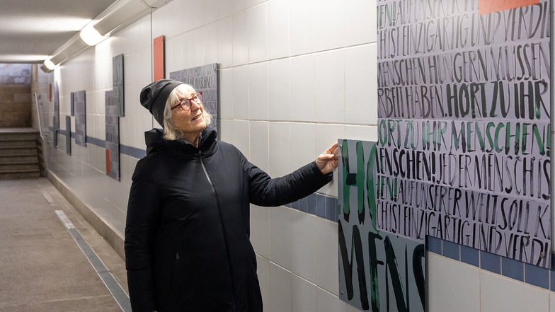Christiane Stoebe ist Kuratorin der Aktion Friedensband. Gemeinsam mit der Deutschen Bahn werden jetzt die Unterführungen im Pirnaer Bahnhof künstlerisch erneuert.