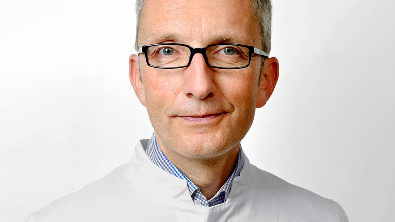 Professor Reinhard Berner von der Klinik für Kinder- und Jugendmedizin an der Dresdner Uniklinik leitet die Studie zur Verbreitung des Coronavirus unter Dresdner Schülern.