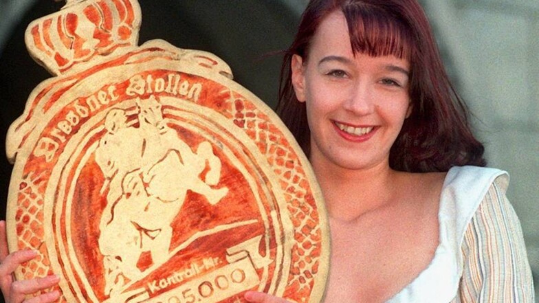 1997: Susanne Hayn, Fachverkäuferin in der Bäckerei & Konditorei Lange in Dresden. dpa