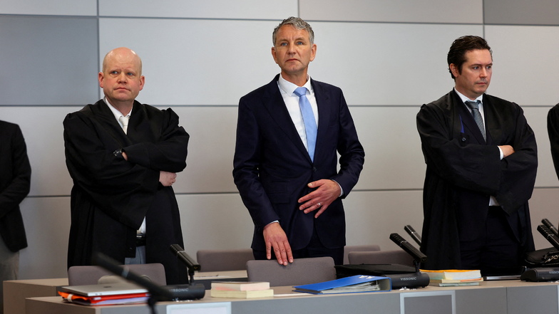Björn Höcke (M, AfD) nahm Mitte April im Landgericht Halle an einem Prozess teil.