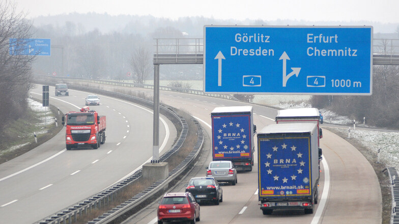 An der Autobahn A4 bei Deutschenbora ist eine Lücke in der Schallschutzwand. Eine Firma möchte sie schließen, bekommt aber keine Erlaubnis.