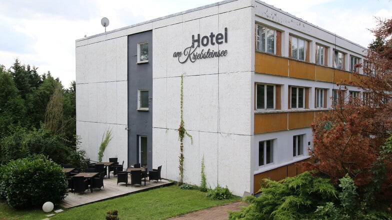 Das Hotel und das Grundstück an der Talsperre Kriebstein sollen verkauft werden.