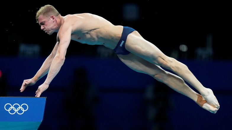 Wasserspringer Timo Barthel ist vom Zehn-Meter-Turm ins olympische Halbfinale eingezogen.
