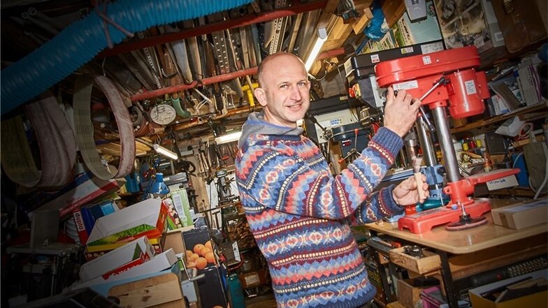 André Liebermann will den ganzen Winter über Tausende Exemplare in der heimischen Garage bauen.