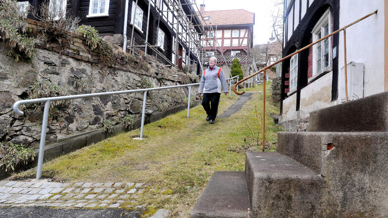 In Rosenthal sind fast 30 Stützmauern baufällig. Die Anwohner und die Stadt Zittau fordern staatliche Hilfe, um sie auf Vordermann zu bringen.