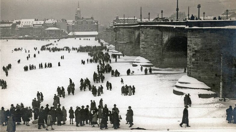 Dresden im Winter, die vereiste Elbe 1929.
