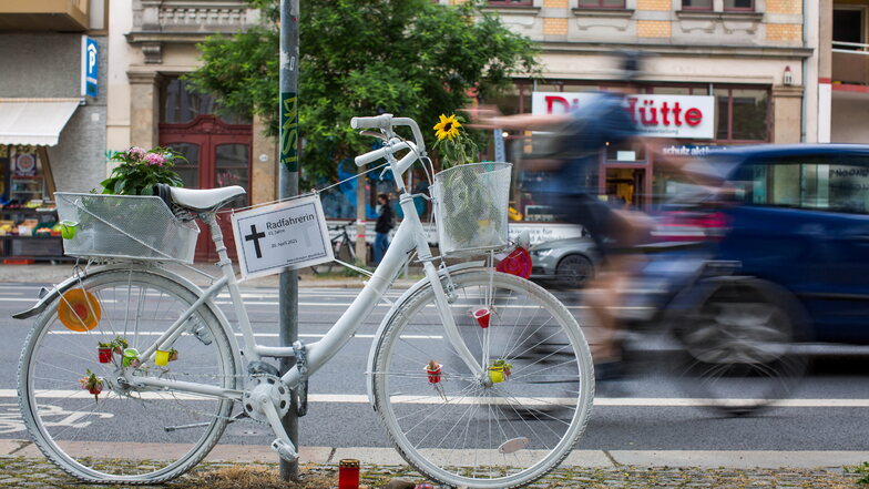 Dresden: Gedenken nach tödlichem Fahrrad-Unfall