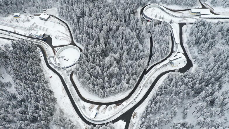 Der nächste Winter kommt - auch in Altenberg. Die Weltcup-Termine für den Eiskanal im Osterzgebirge stehen fest, Im Rodeln sogar schon für 2026.