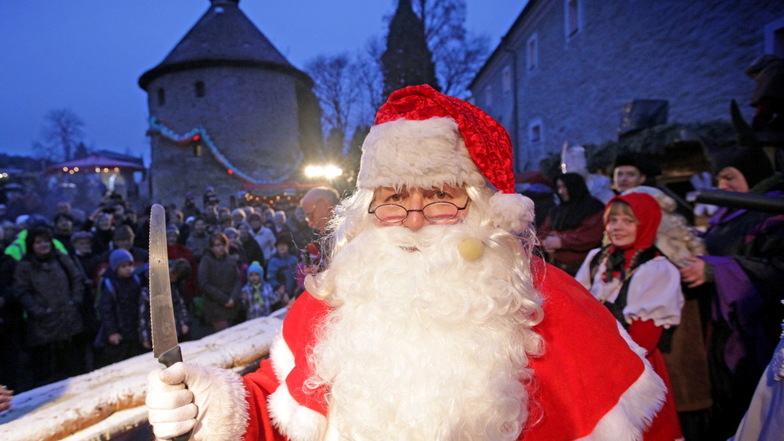 So ein Bild vom Weihnachtsmann beim Stollenanschnitt in Kamenz wird es dieses Jahr nicht geben. Das märchenhafte Advents-Spectaculum fällt zum zweiten Mal hintereinander aus.