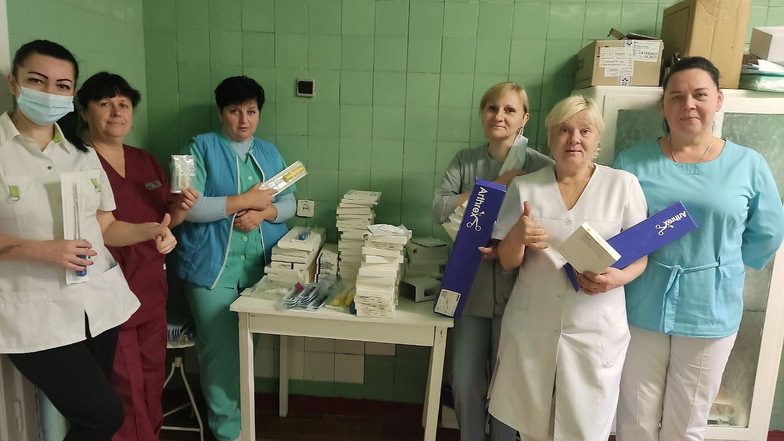 OP-Utensilien, die vor einem Monat vom Klinikum Döbeln gespendet wurden, sind nun bereits in mehreren ukrainischen Krankenhäusern und Notfall-Ambulanzen im Einsatz.