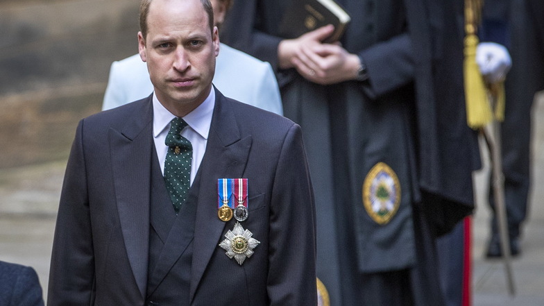 Großbritannien, Edinburgh: Prinz William (r), Herzog von Cambridge, trifft zur Eröffnungszeremonie der Generalversammlung der Kirche von Schottland ein, bei der er eine Rede als Lord High Commissioner hält.