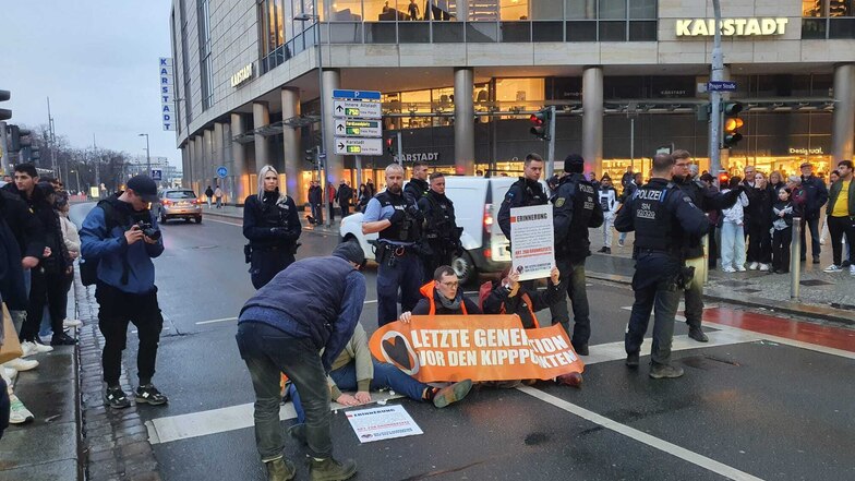 Zwischenfälle bei Verkehrsblockade durch "Letzte Generation" in Dresden