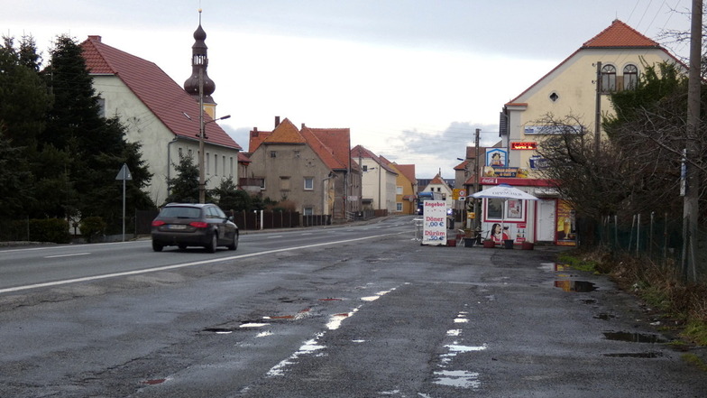 Hochkirch: An der B6 entsteht ein Parkplatz