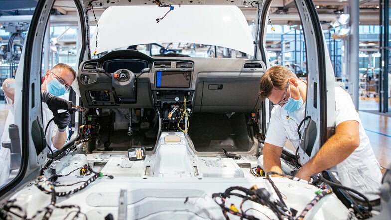 VW baut wieder Autos in der Gläsernen Manufaktur