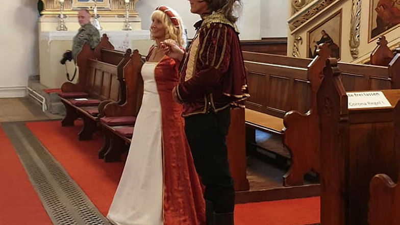 Mit Gottes Segen will Jutta von Kittlitz ihren geliebten Ritter Seyfried von Loeben noch öfter in der Spremberger Kreuzkirche heiraten.