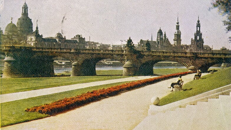 So sah die alte Carolabrücke aus, die zwischen 1892 und 1895 als vierte Dresdner Elbebrücke gebaut worden war.