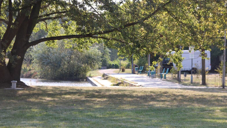 Die Planungen für den Grillplatz samt der umliegenden Fläche hat das
Büro Trispel aus Hoyerswerda
angefertigt.
Gebaut werden soll in Sichtweite des Gondelteiches.