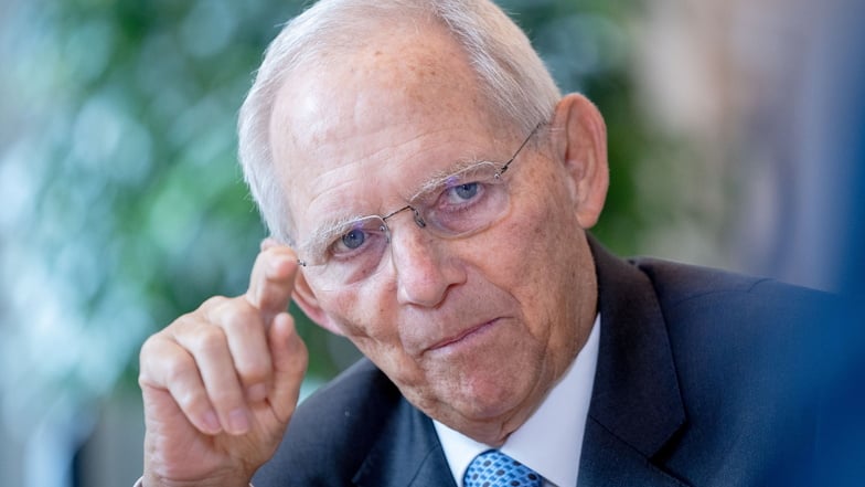 Wolfgang Schäuble (CDU) zieht sich aus der ersten Reihe zurück. Bei der Neuaufstellung der Partei will der bisherige Bundestagspräsident keine führende Rolle mehr übernehmen