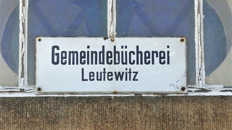 Ein Schild aus der Zeit, als Leutewitz noch eigenständige Gemeinde war.