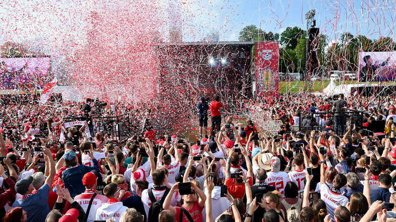 35.000 Fans feiern mit RB Leipzig den Pokalsieg auf der Festwiese