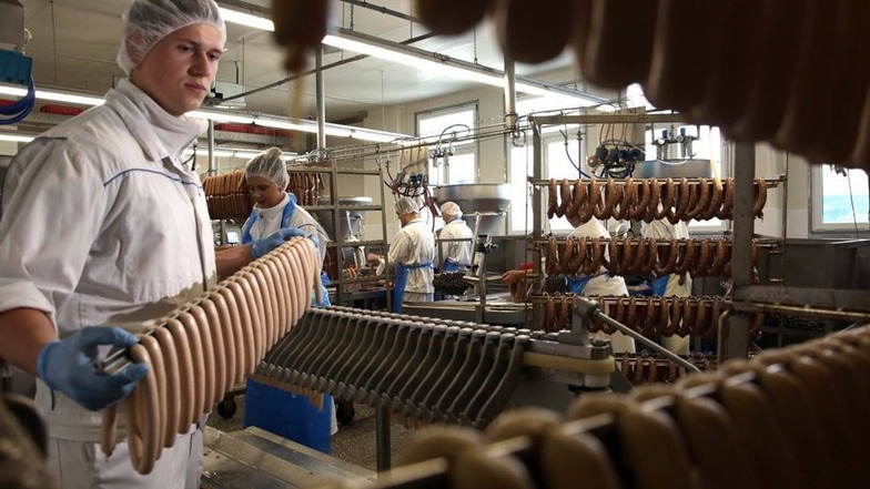 Korch produziert in Radeberg Fleisch und Wurstwaren für die 23 eigenen Filialen sowie für Supermärkte.