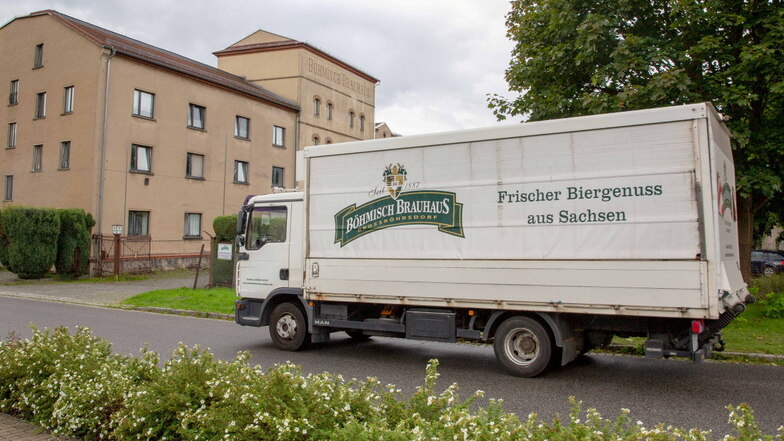 Noch bis Februar 2023 werden die Lieferwagen von Böhmisch Brauhaus in der Region unterwegs sein. Dann stellt das Großröhrsdorfer Unternehmen den Betrieb unter dem Druck der Energiekosten ein.