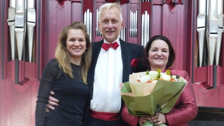 Als Kultur-Botschafter bestritten Jeanette und Thomas Ender umjubelte Auftritte in Kasachstan. Sie waren gemeinsam mit der Pianistin Valerie Timofeeva (v.r.n.l.)  unterwegs.