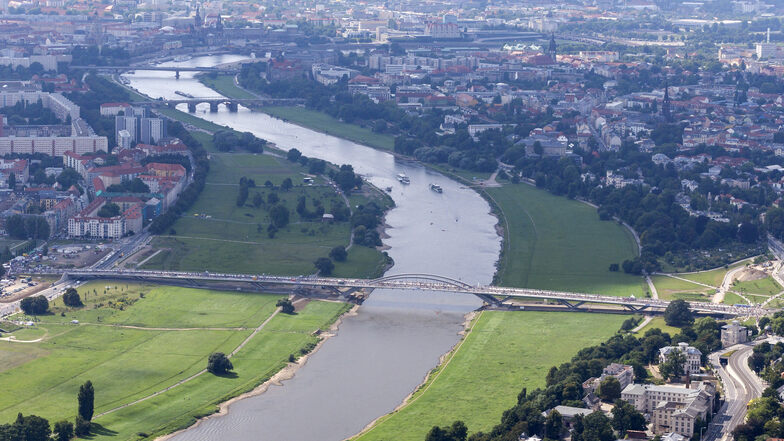 Der Bau der Waldschlößchenbrücke führte zur Aberkennung des Welterbetitels für das Dresdner Elbtal.