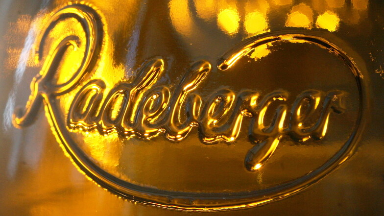 Die Radeberger-Brauerei muss den Preis anheben.