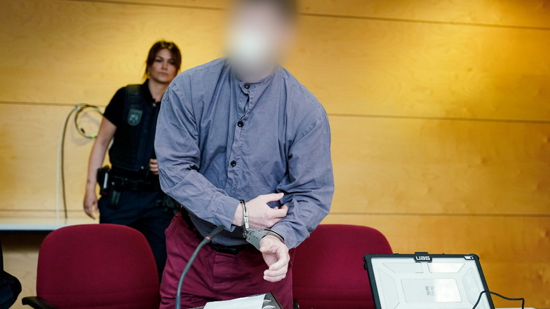 Andreas S. ist wegen Mordes an einer Polizistin in Kusel bei Kaiserslautern zu lebenslanger Haft verurteilt worden.