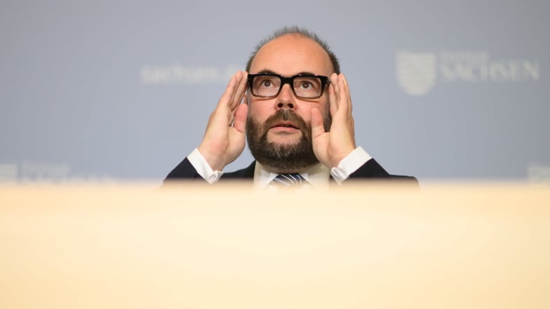 Sachsens Kultusminister Christian Piwarz: "Es ist kein Geheimnis, dass wir natürlich gern mehr Lehrkräfte eingestellt hätten, wenn sich auch mehr beworben hätten."