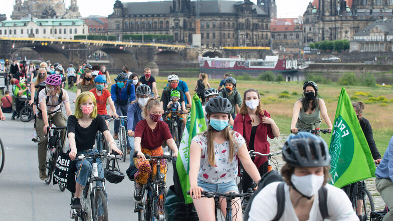 Diesen Freitag plant Fridays for Future eine Fahrraddemo durch Dresden. Thema ist die Stadtbahn 2020.