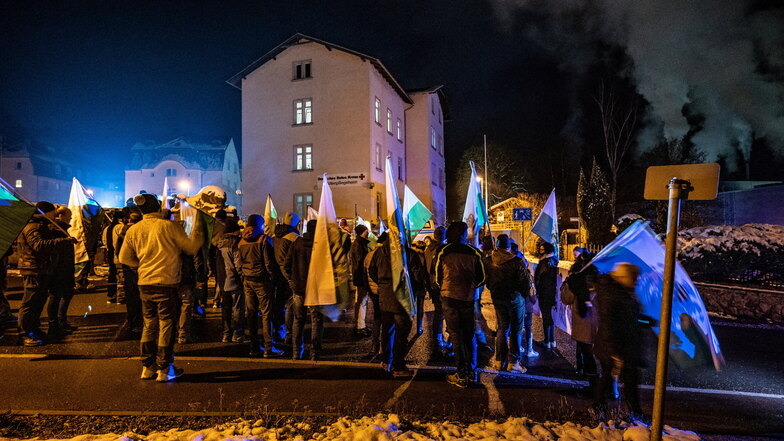 Anti-Asyl-Demo in Kriebethal. In vielen Orten Sachsens wird gegen die Unterbringung von Geflüchteten demonstriert.