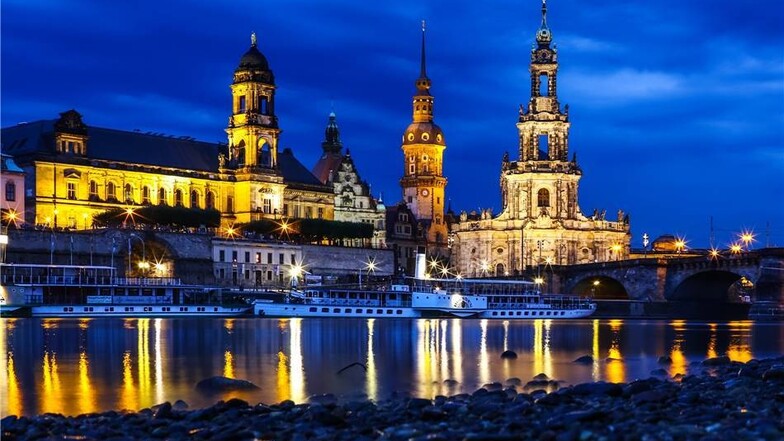 Die Altstadt von Dresden zur blauen Stunde.
